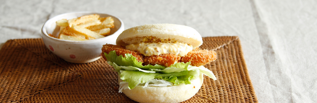 Salmon burger with Saikyo Shiromiso tartar sauce