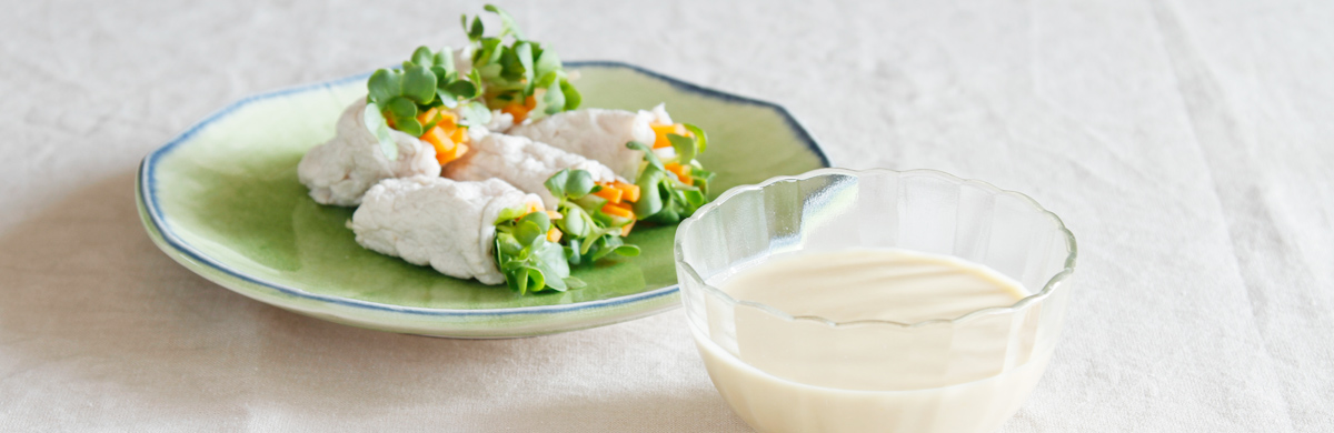 Boiled pork salad roll with sesame miso dip